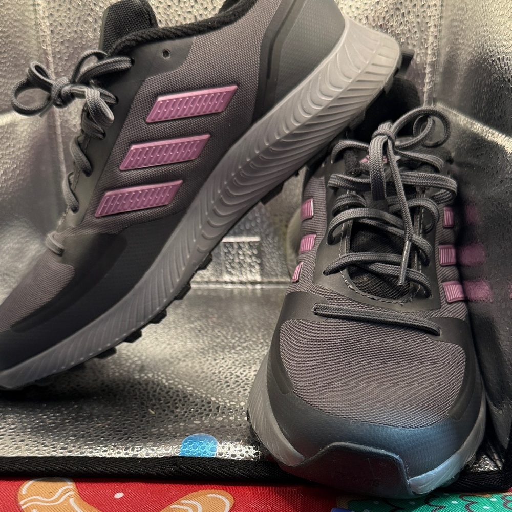 adidas Women's Black and Pink Athletic Shoes